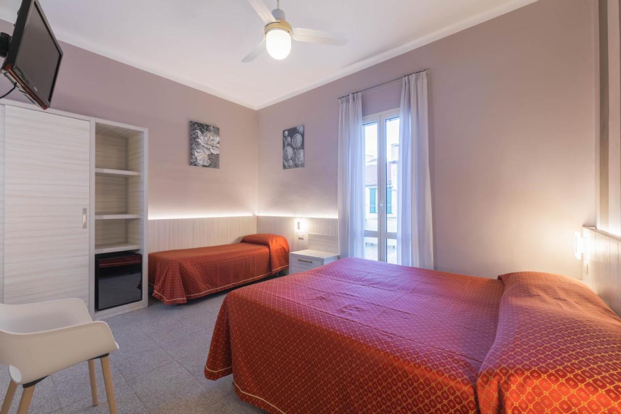 Hotel Danio Lungomare Alassio Esterno foto