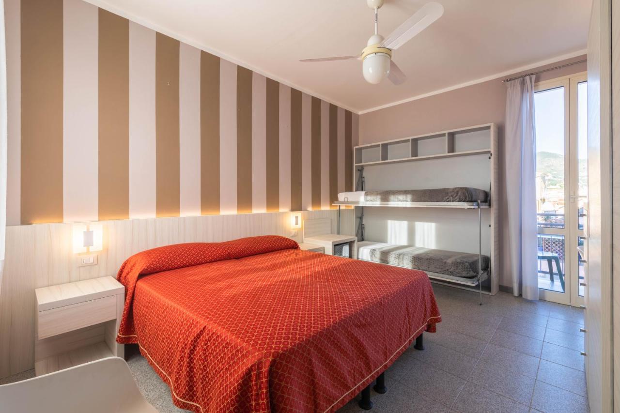 Hotel Danio Lungomare Alassio Esterno foto