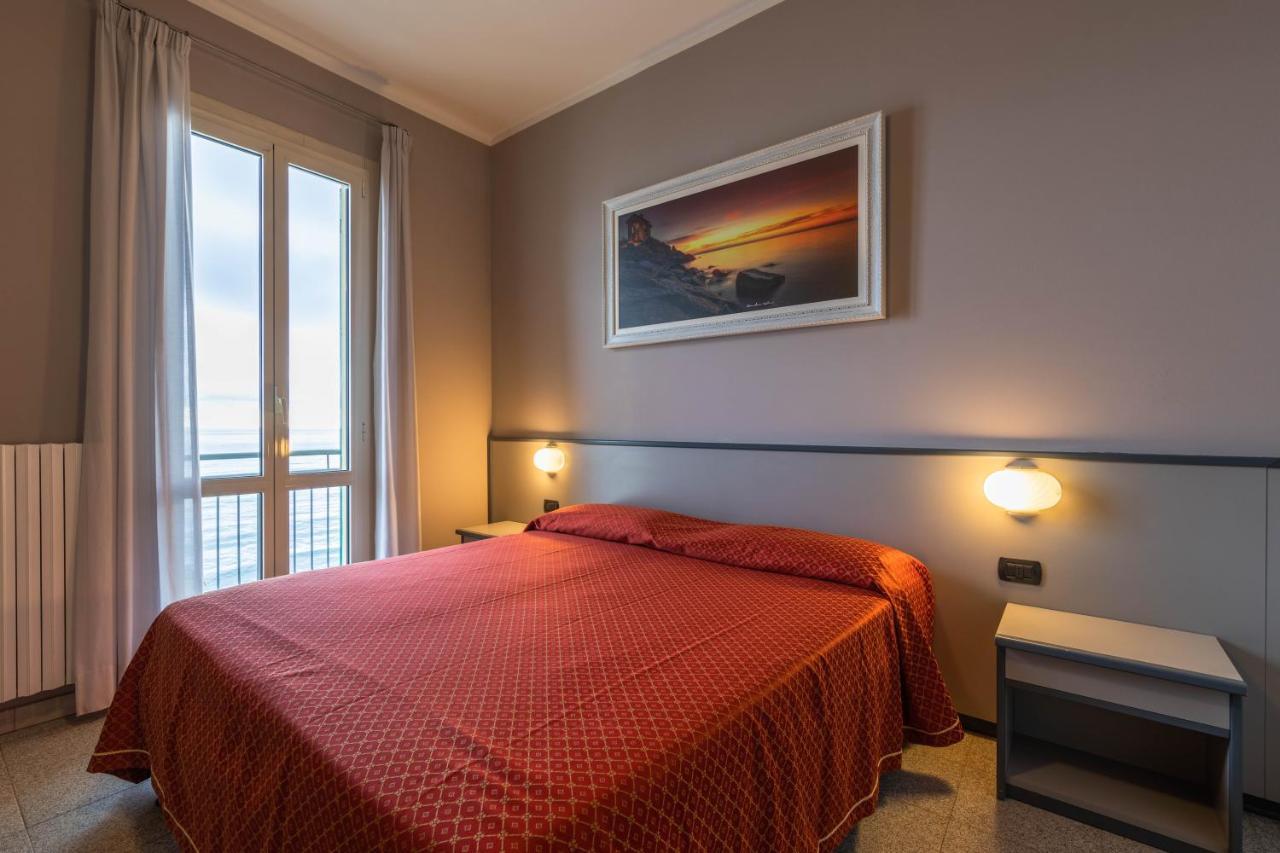 Hotel Danio Lungomare Alassio Esterno foto