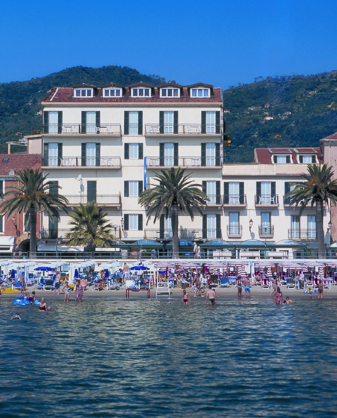 Hotel Danio Lungomare Alassio Esterno foto