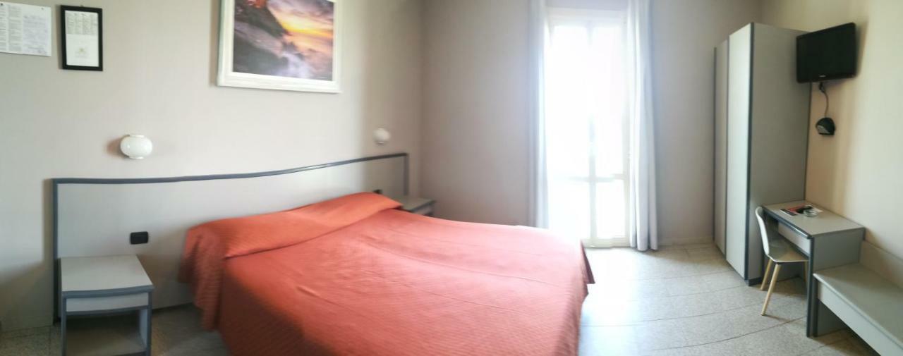 Hotel Danio Lungomare Alassio Esterno foto
